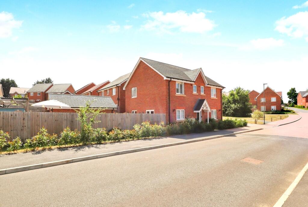 Paradine Street, Steeple Claydon, MK18 photo 2