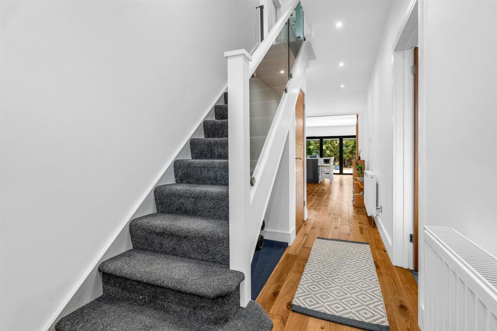 House in Knebworth - More