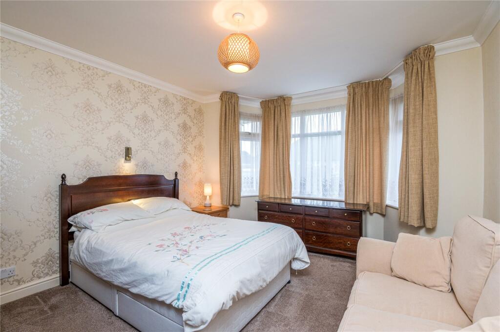 House in Southend-on-Sea, Essex - More