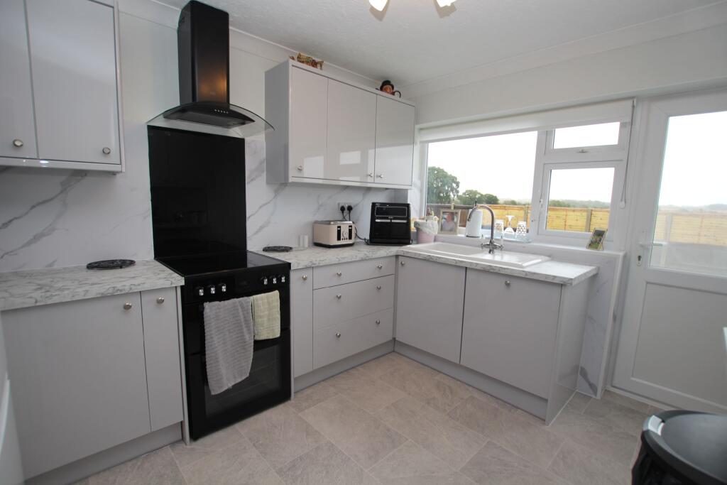 Constable Avenue, Clacton-on-Sea photo 2
