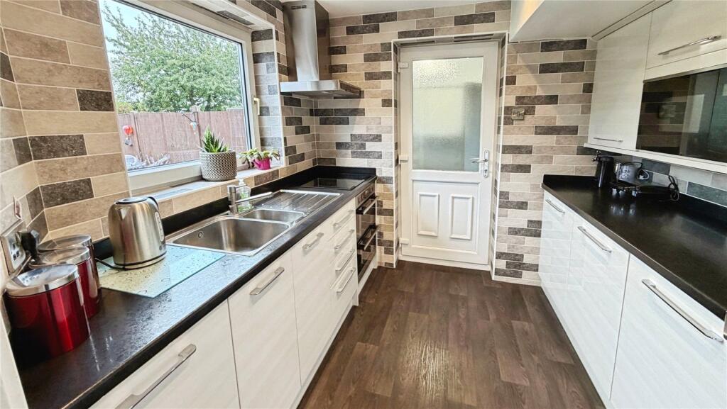 House in Barnsley, South Yorkshire - More