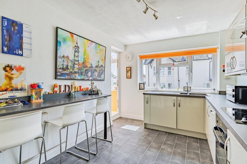 Apartment in Torquay - View 4