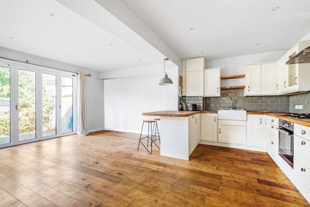 Main image of property: 4 bedroom house to rent in Long Walk, New Malden KT3
