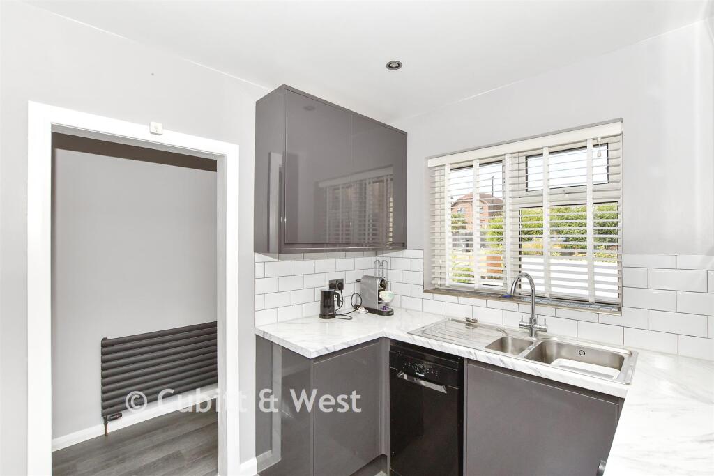 House in Redhill - View 5