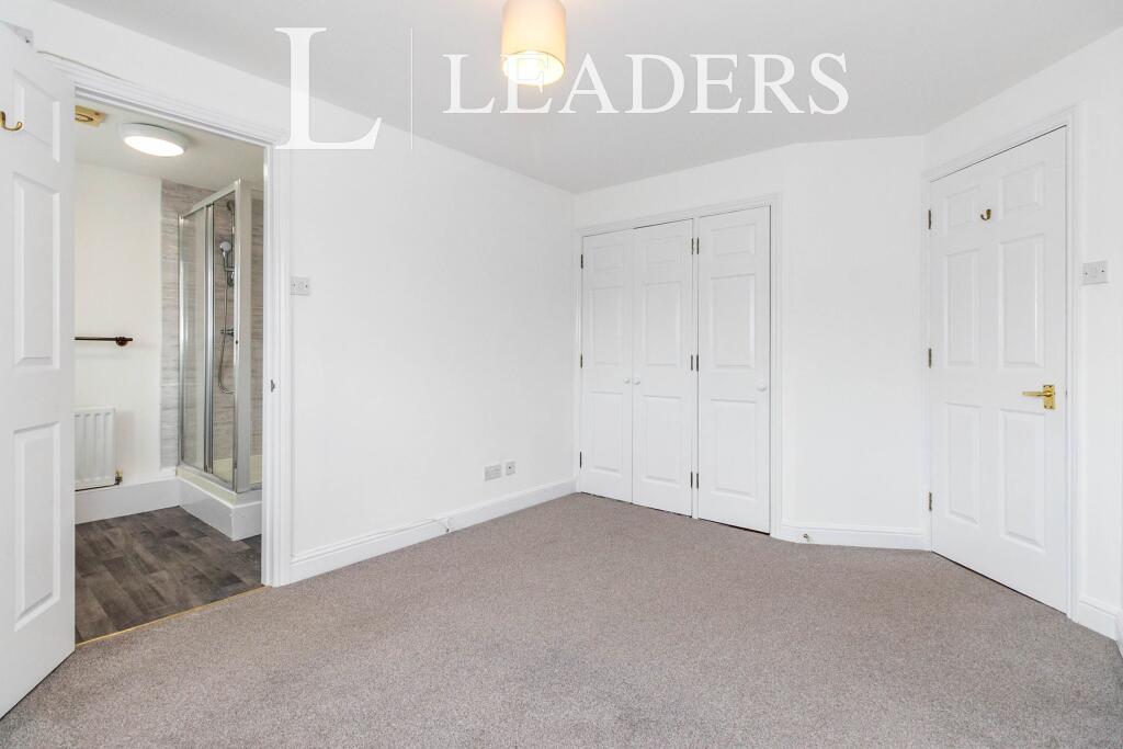 Apartment in Sutton - View 5