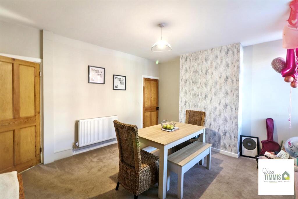 House in Stoke-on-Trent, Smallthorne - View 4