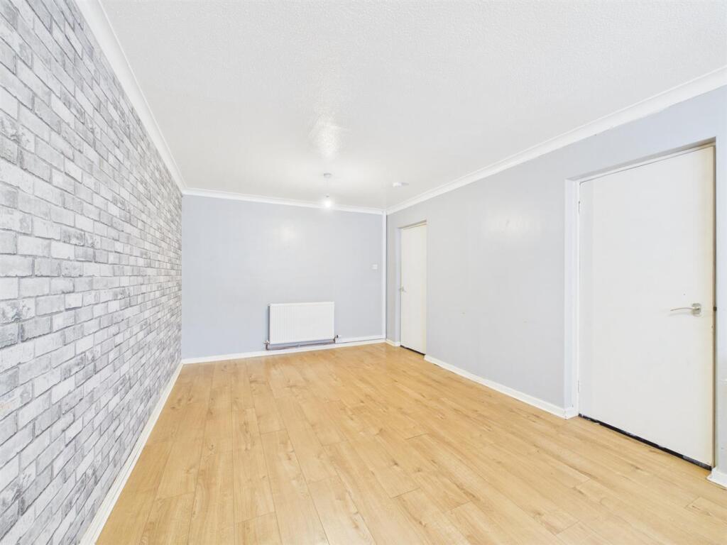 Apartment in Paisley - More