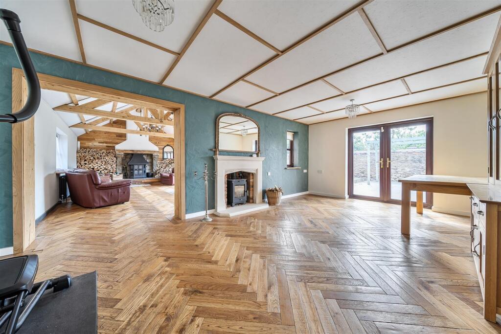 House in Northampton - View 5