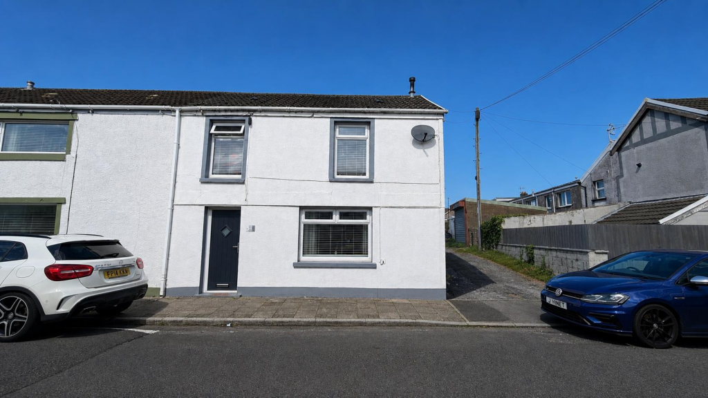 Main image of property: North Avenue, Gadlys