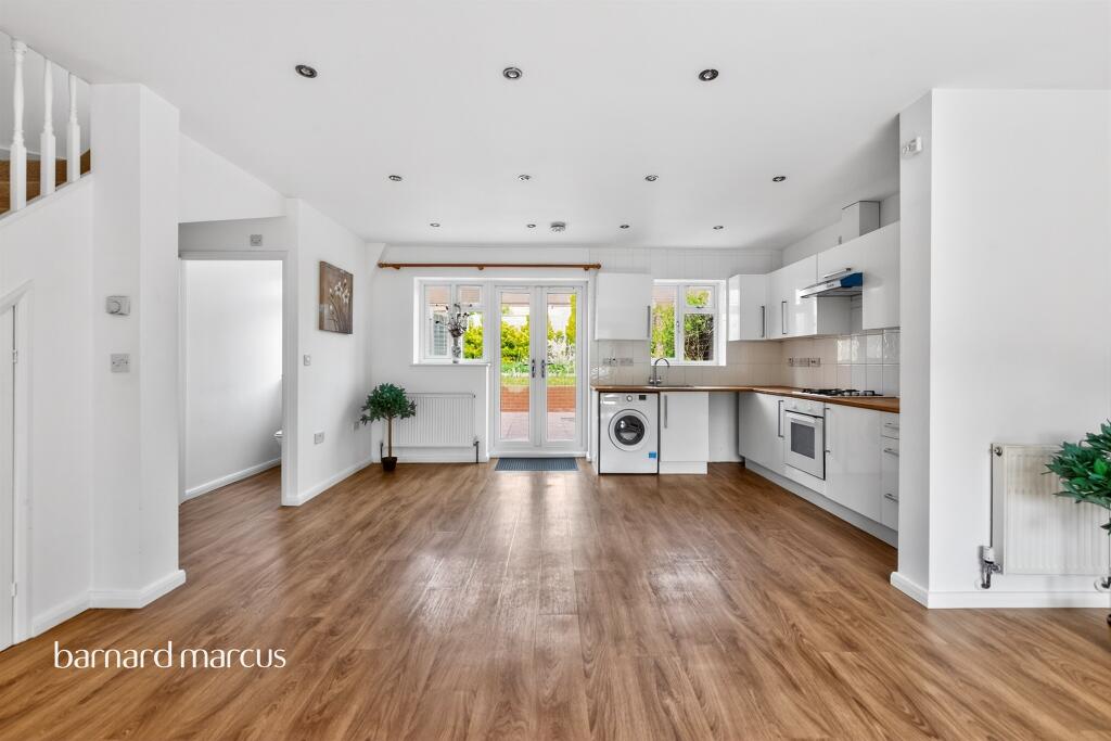 Radstock Way, Merstham, Redhill - View 4