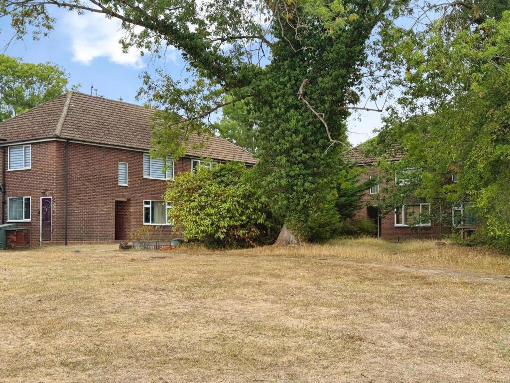 Main image of property: Hinton Close, Crowthorne, Berkshire