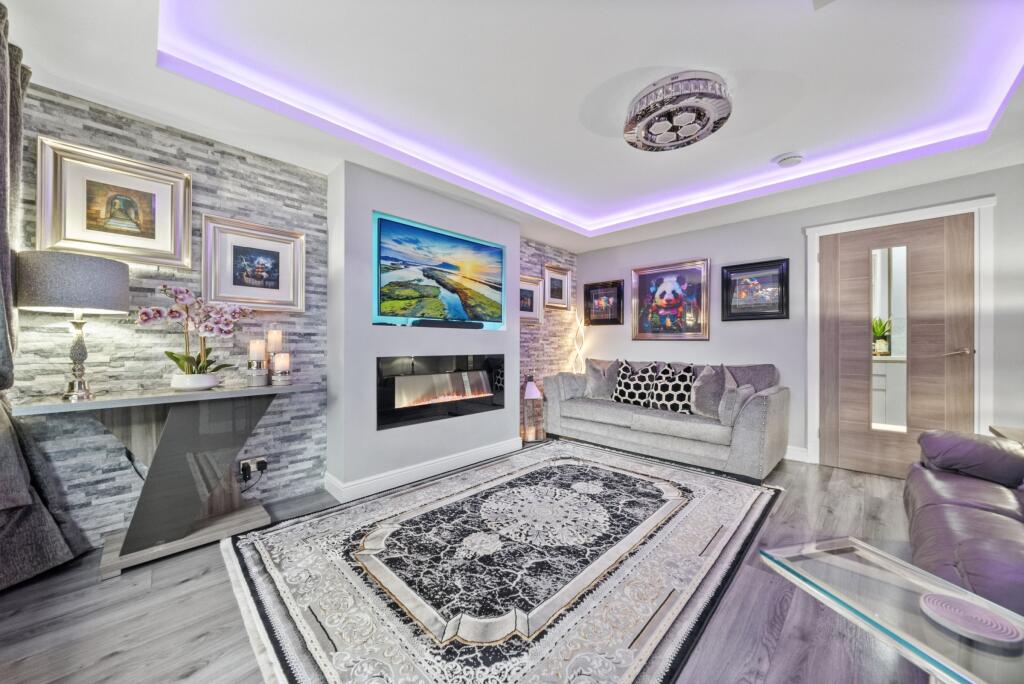 House in Glasgow, Barrachnie, Garrowhill - More
