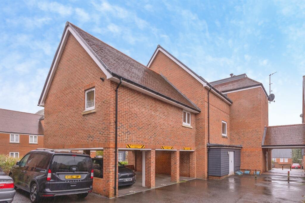 Apartment in Portsmouth - View 3