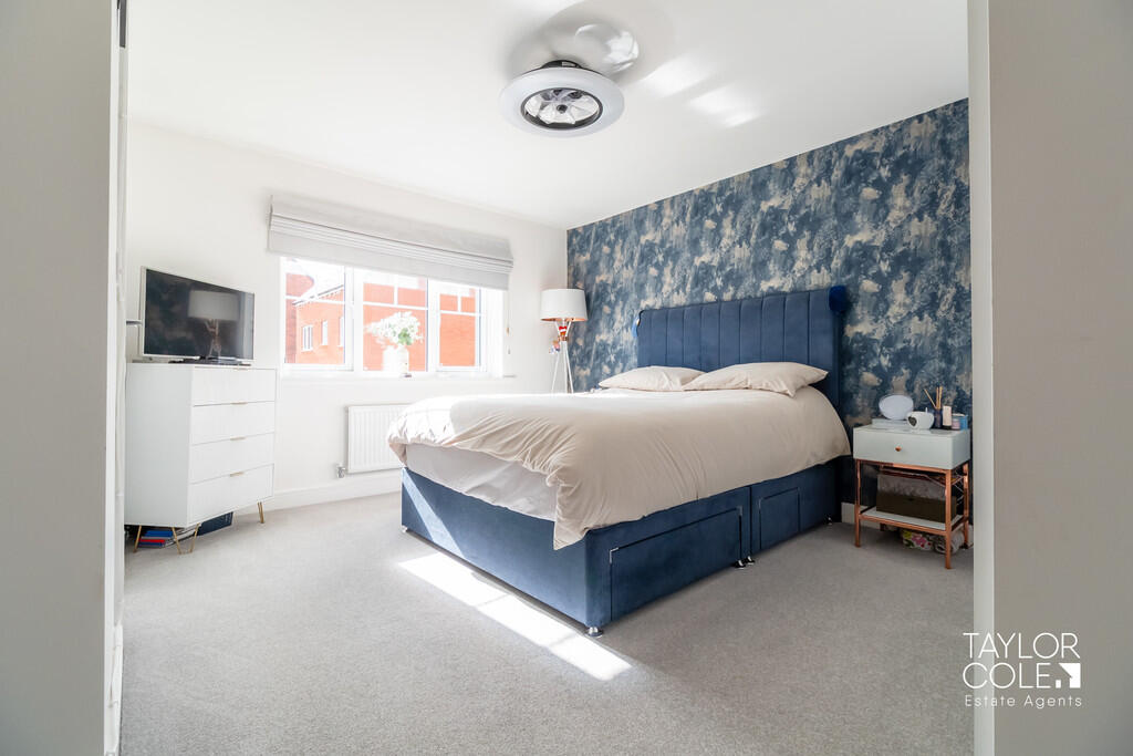 Additional image 16 of Narcissus Close, Tamworth