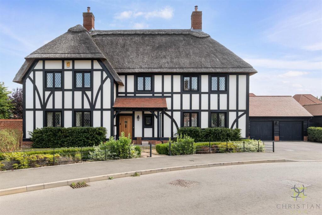 5-bed detached on Kingshurst Gardens, Badsey, Evesham, £750,000