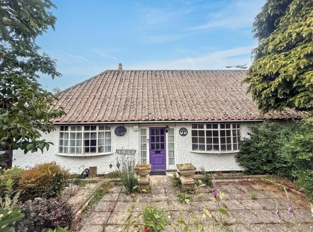 Main image of property: 48 Broughton Drive, Nottingham, Nottinghamshire, NG8 1DW