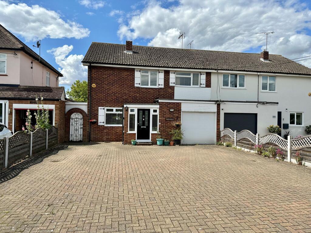 House in Basildon, Great Burstead and South Green - View 3