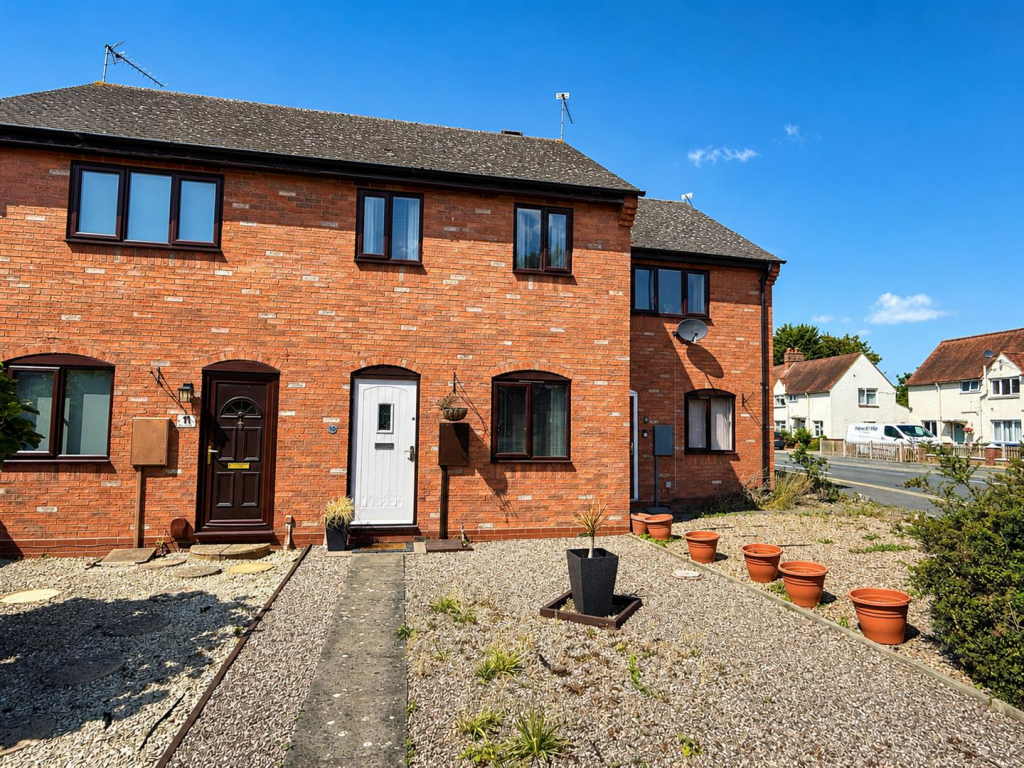 Main image of property: Simmons Court, Wellesbourne, Warwick