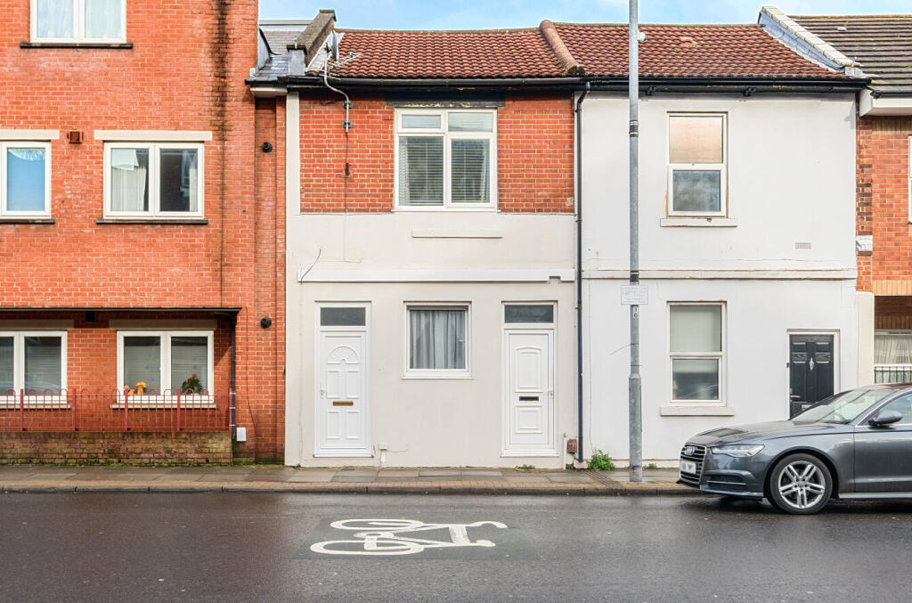 1-bed flat on Kingston Road, Portsmouth, Hampshire, PO2, £120,000