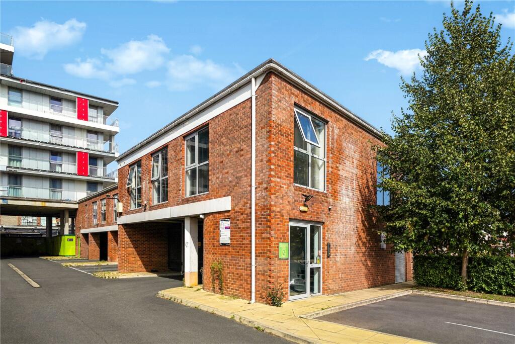 Apartment in London, Burnt Oak, Colindale - View 4
