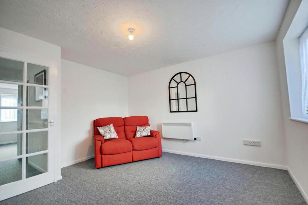 Apartment in Watford, Holywell Estate - View 2