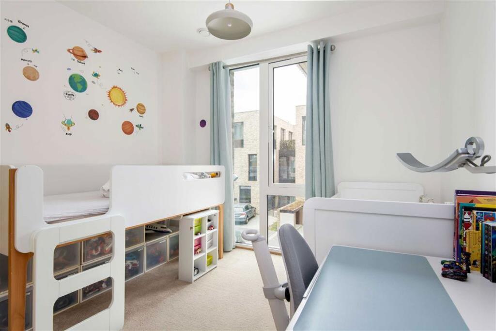 3 bedroom flat for rent