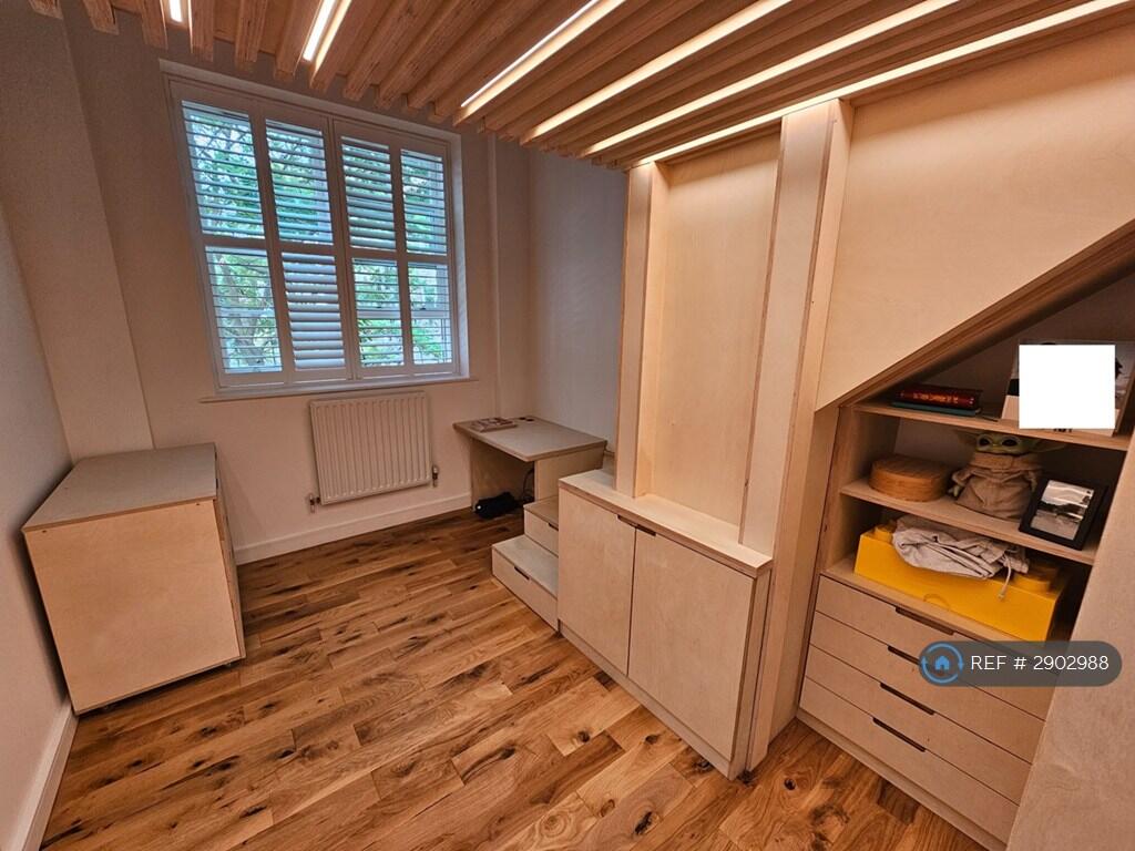 2 bedroom semi-detached house for rent