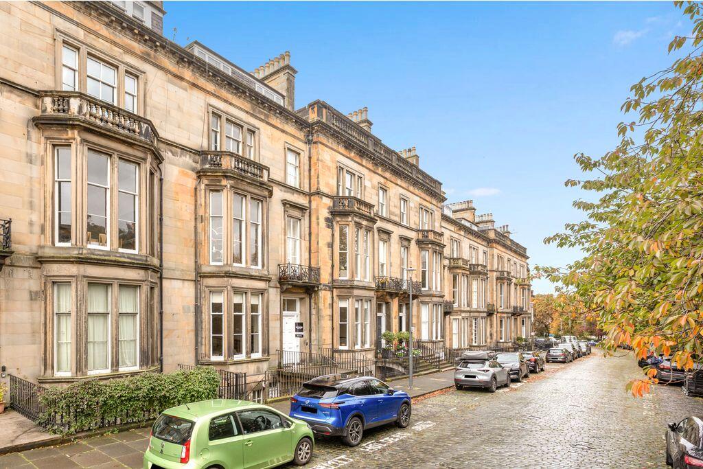 3-bed flat on 4/3F, Buckingham Terrace, Edinburgh, EH4 3AB, £425,000