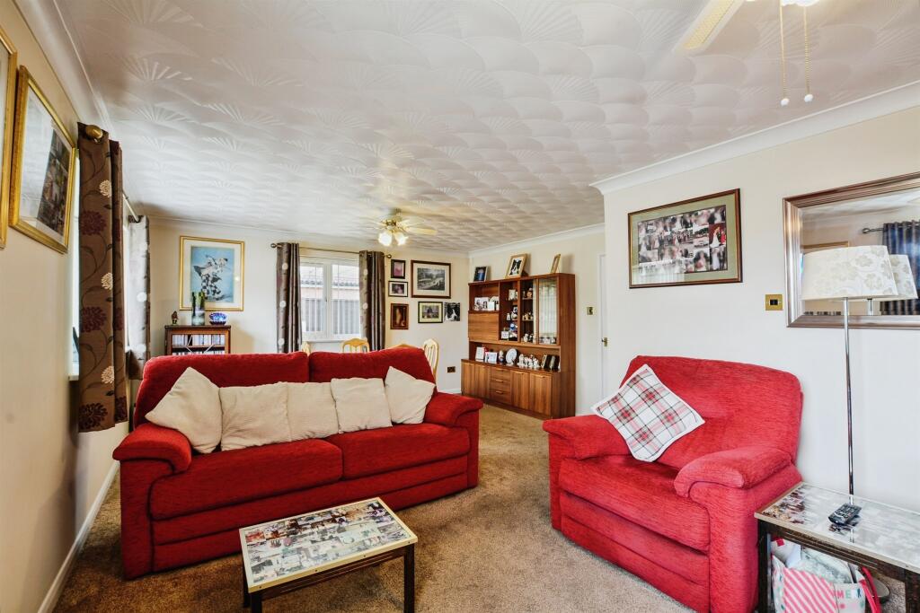 House in Lincoln - View 5