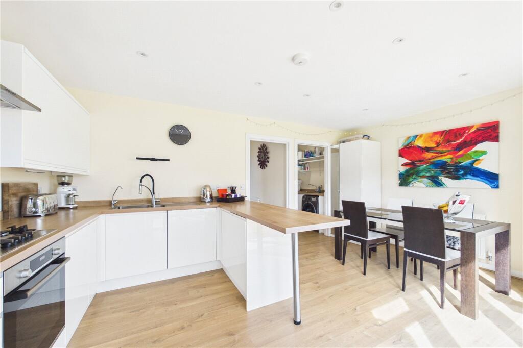 Ashampstead Road, Reading, Berkshire, RG30 - View 4