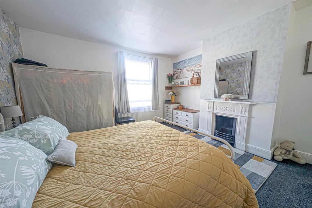 House in West Suffolk, Studlands Park, Newmarket - View 5