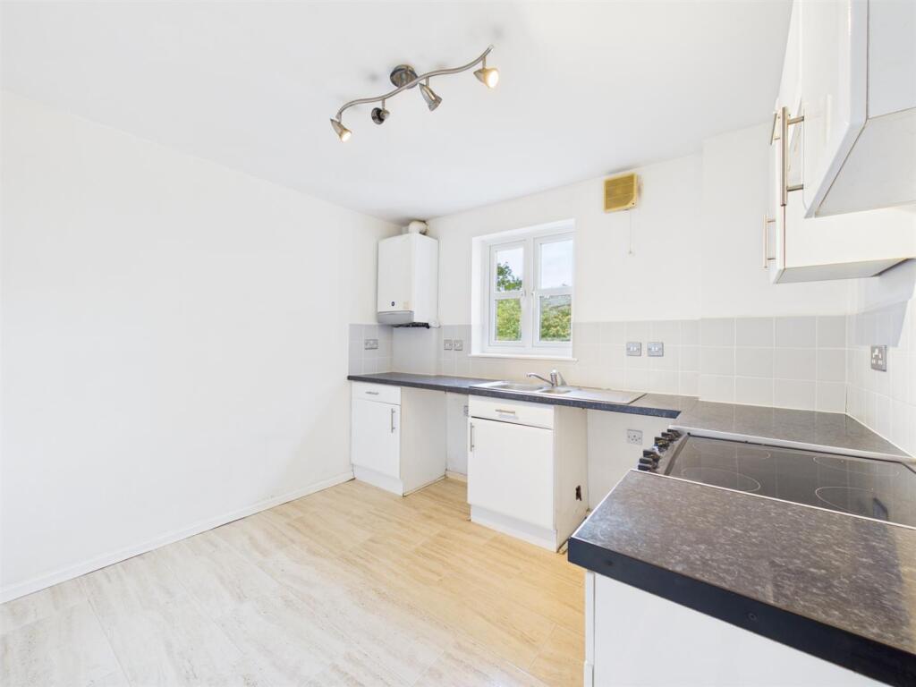 Apartment in North Tyneside, North East - View 5