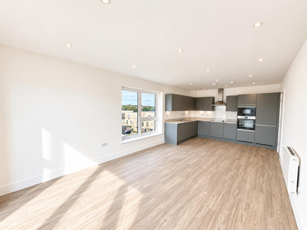Apartment in Dartford - View 3