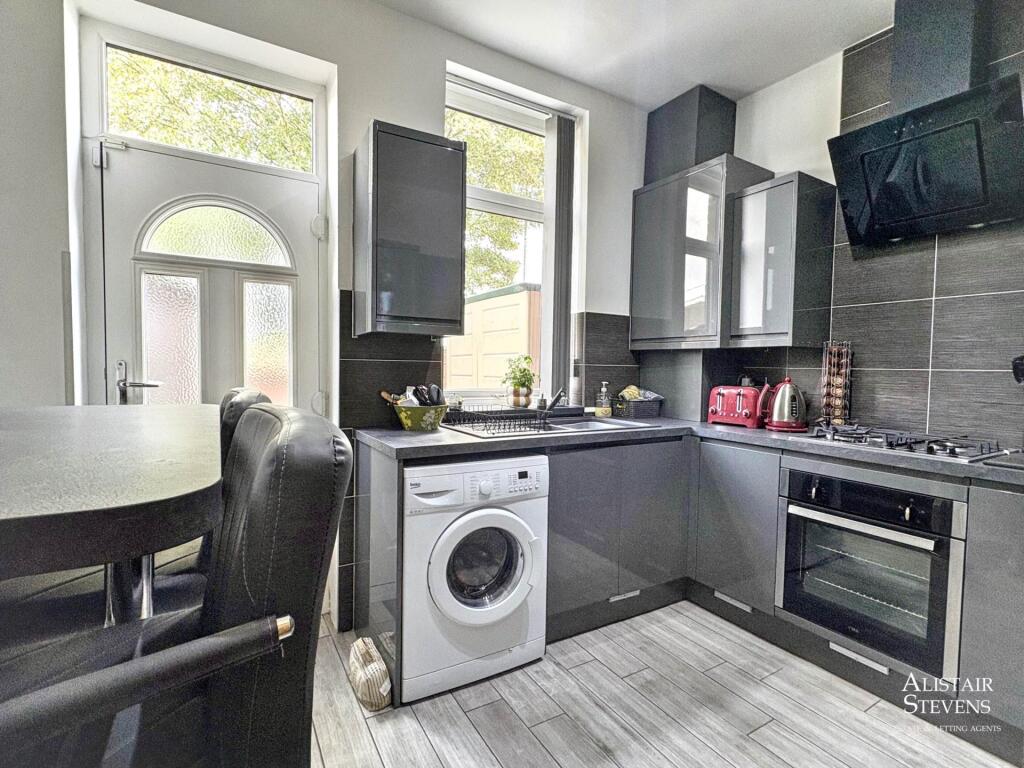 House in Oldham, Stock Brook, Chadderton - View 3