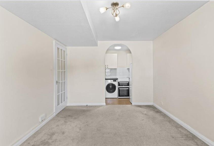 Apartment in Eastbourne, Seaside, Roselands - View 3