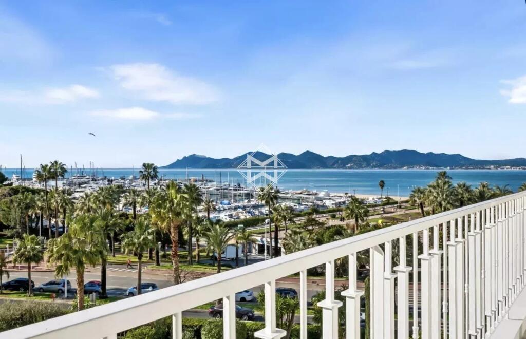 Main image of property: Provence-Alps-Cote d`Azur, Alpes-Maritimes, Cannes