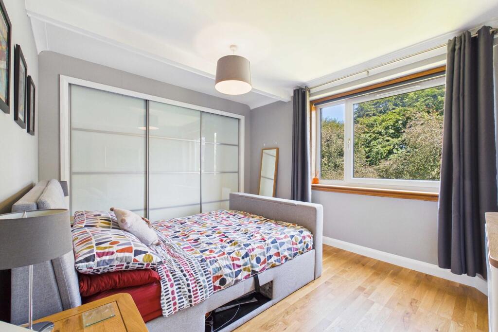 Apartment in Edinburgh - More