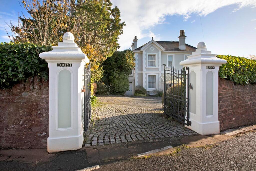 Burridge Road, Torquay, Devon, TQ2 6HG photo 2