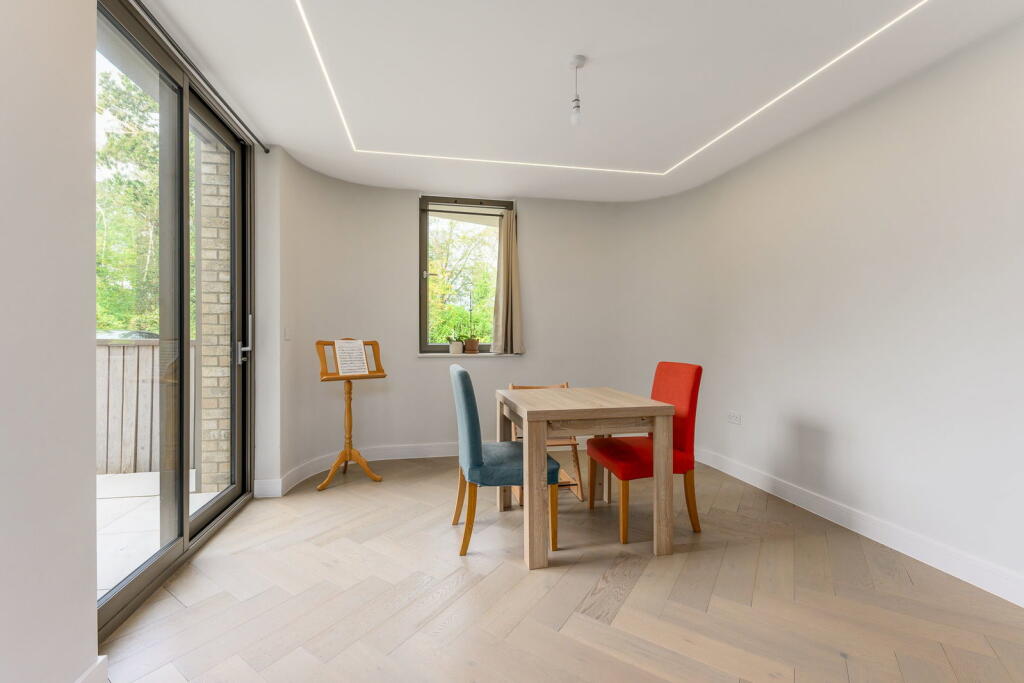 Apartment in Tonbridge - More
