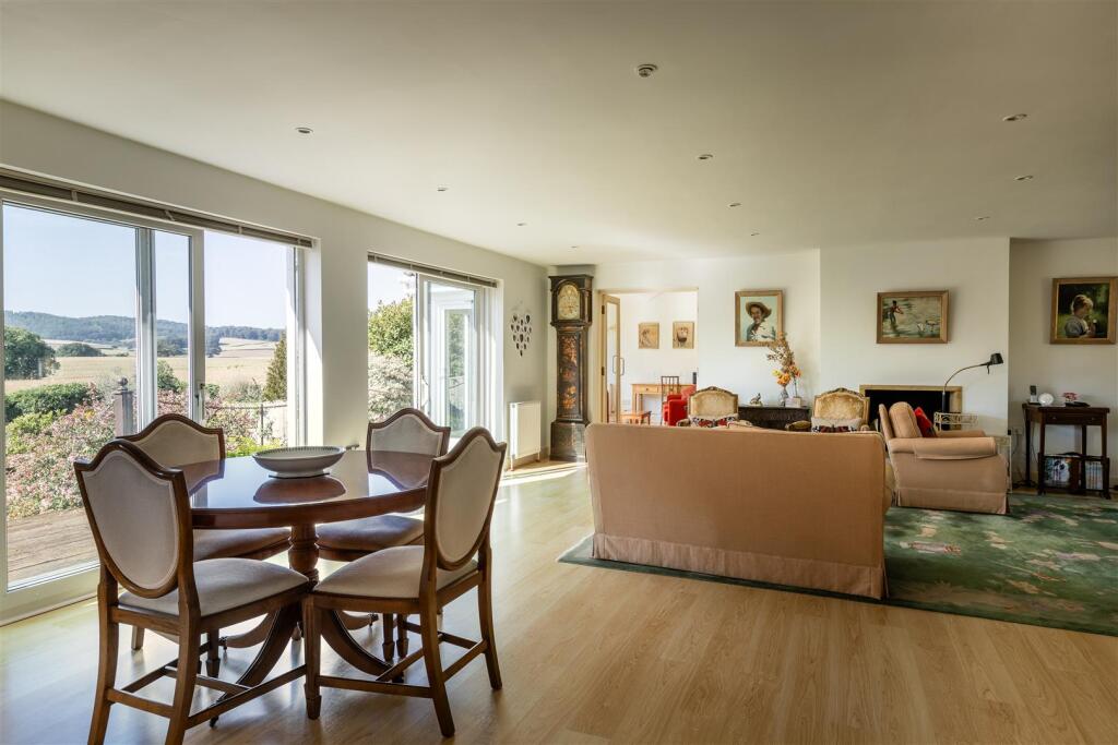 House in Taunton - View 5