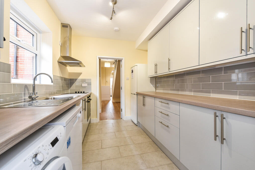 House in Winchester, Hampshire - View 4