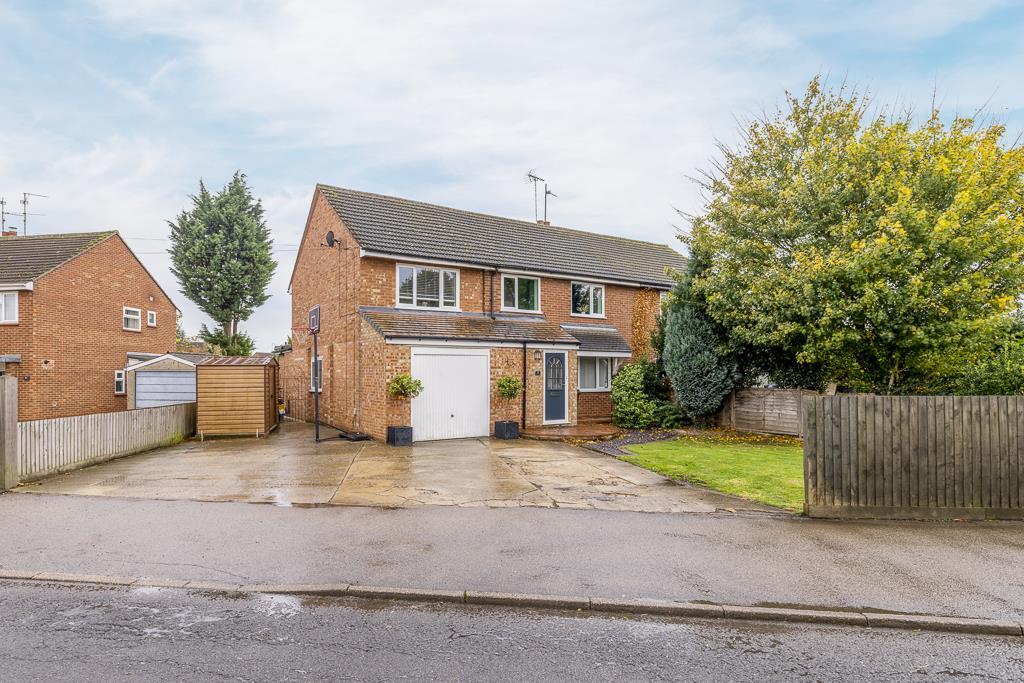 5-bed semi-detached on Clay Lake, Spalding, £250,000
