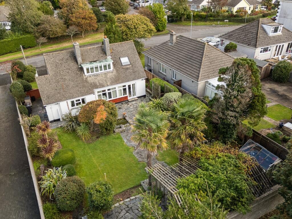 77 Tehidy Road - Private 3 bedroom home with stunning gardens  photo 3