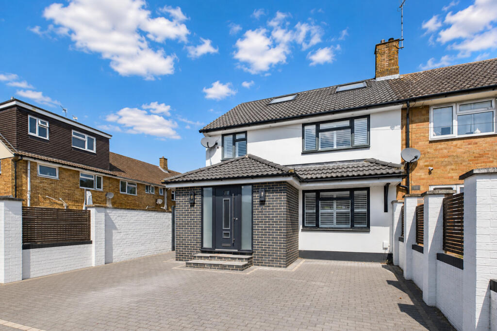 Main image of property: Pulleys Close, Hemel Hempstead, HP1