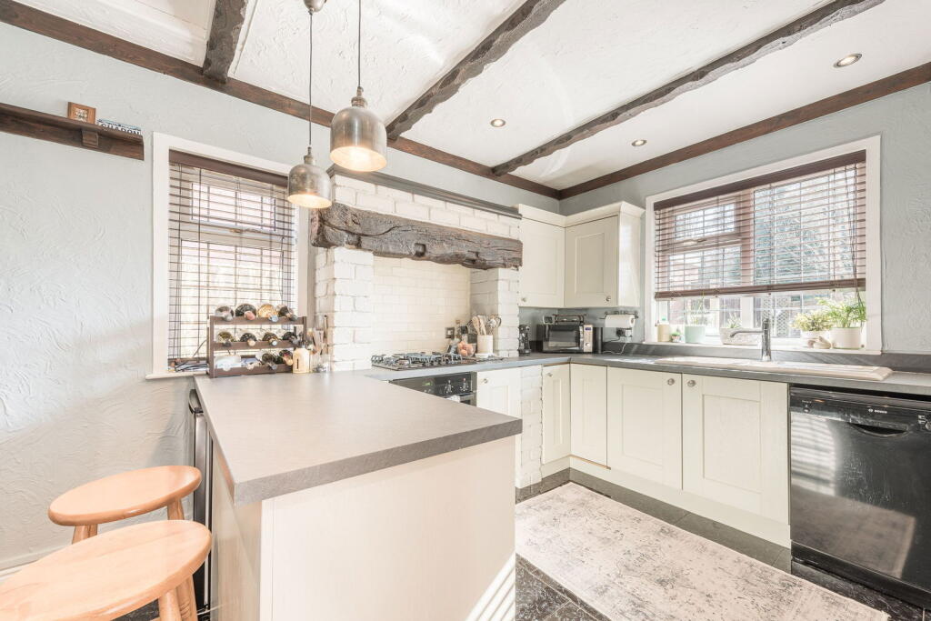 House in Sutton Coldfield, Whitehouse Common - More