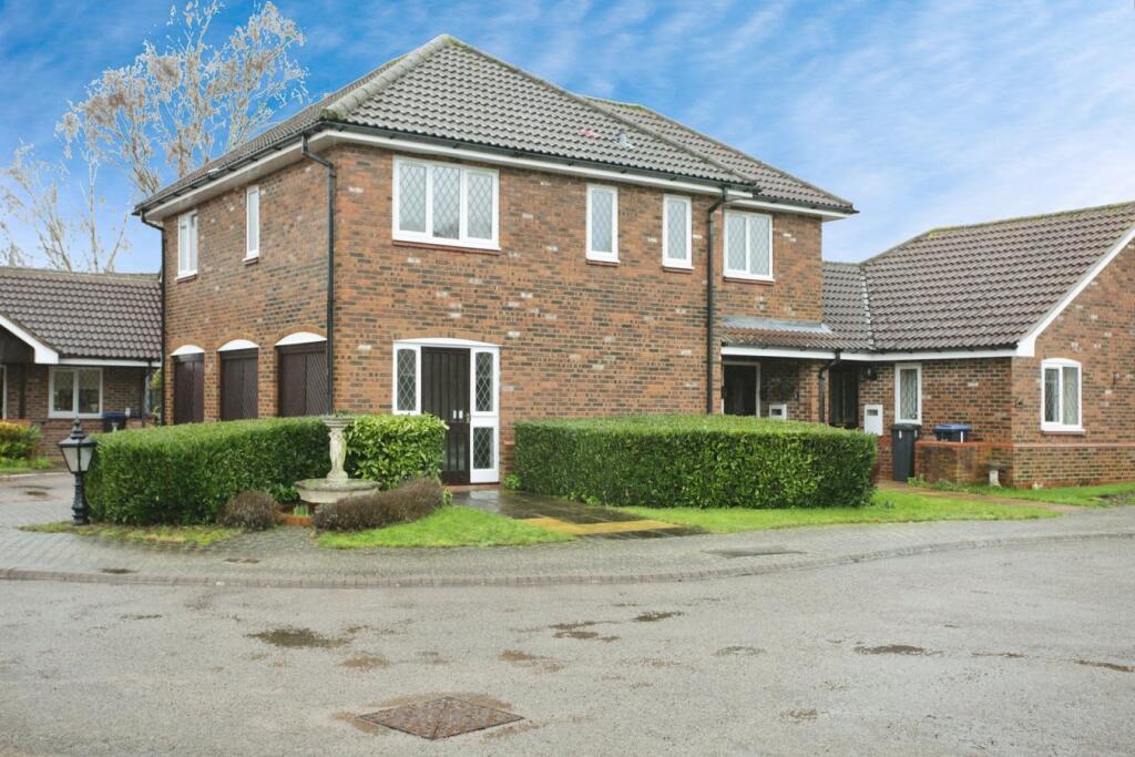 Main image of property: The Hawthorns, Lutterworth, LE17