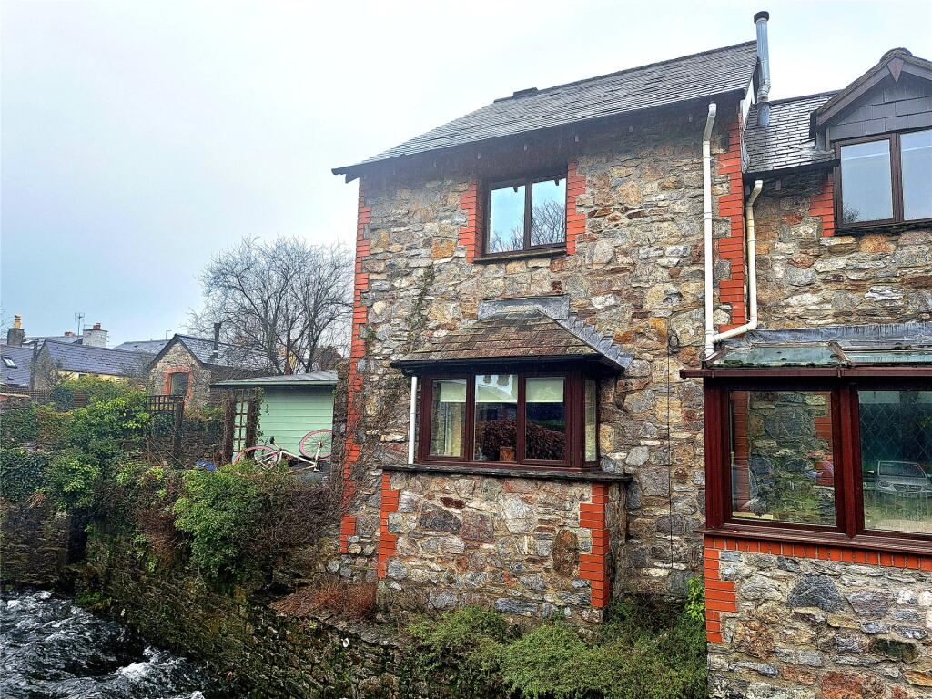 Main image of property: Kingcome Court, Fore Street, Buckfastleigh, Devon