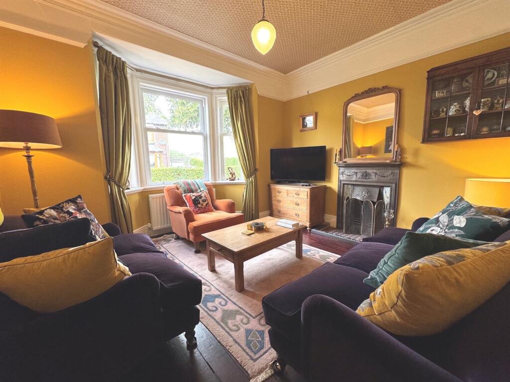 House in Stoke-on-Trent - View 3