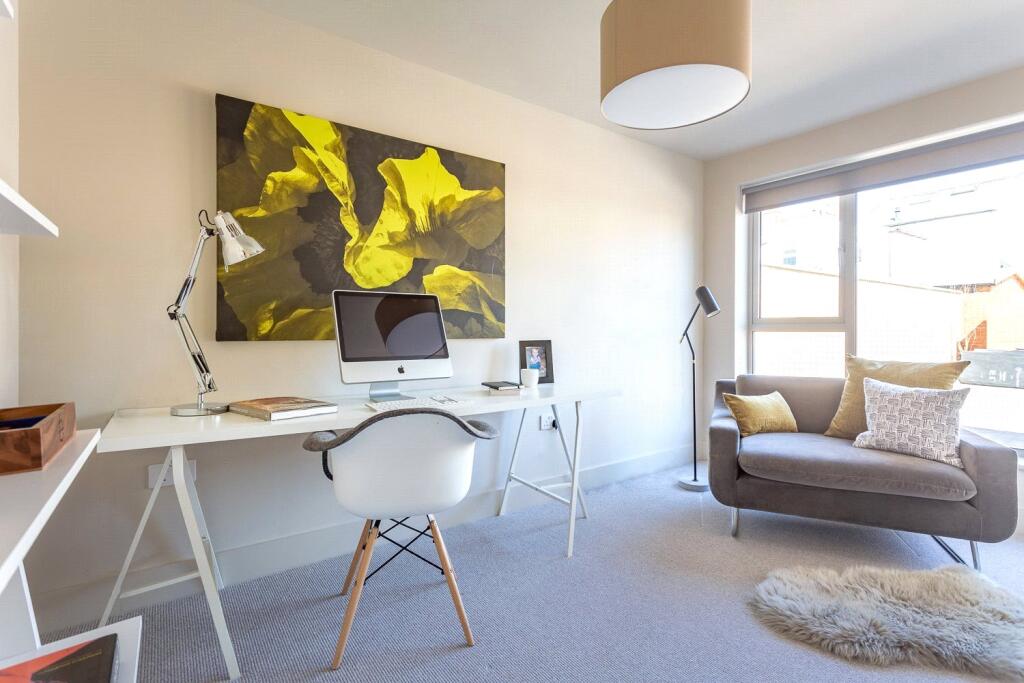 House in Cheltenham, Charlton Kings - View 4