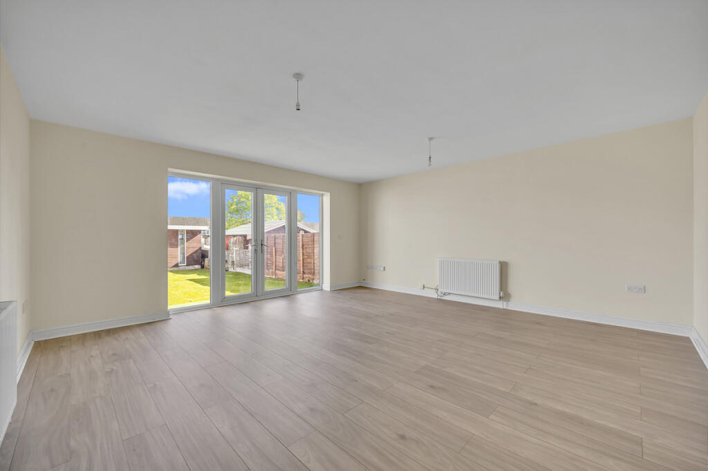 House in London, Collier Row - View 2
